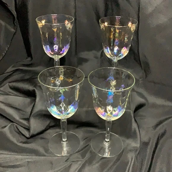 Dining | Set Of 4 Vtg Tulip Shaped Wine Glasses With An Optic Pattern  Iridescent Luster | Poshmark